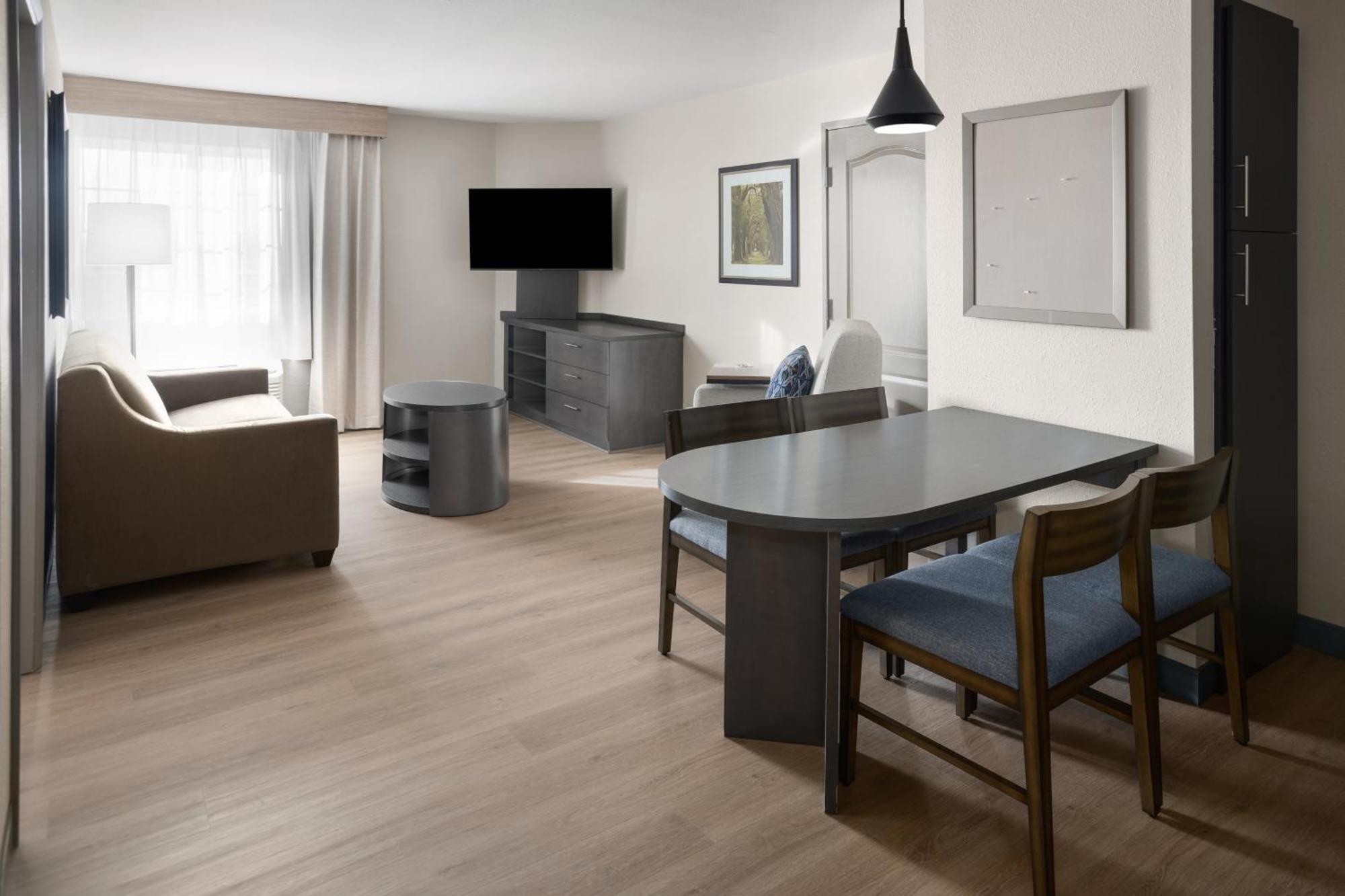One-Bedroom Suite